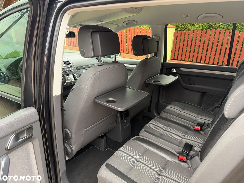 Volkswagen Touran 2.0 TDI DPF BlueMotion Technology MATCH - 22