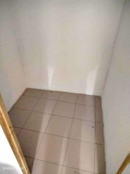 Arrecadação com 4 m2 em Monte Abraão / Massamá - Grande imagem: 2/2