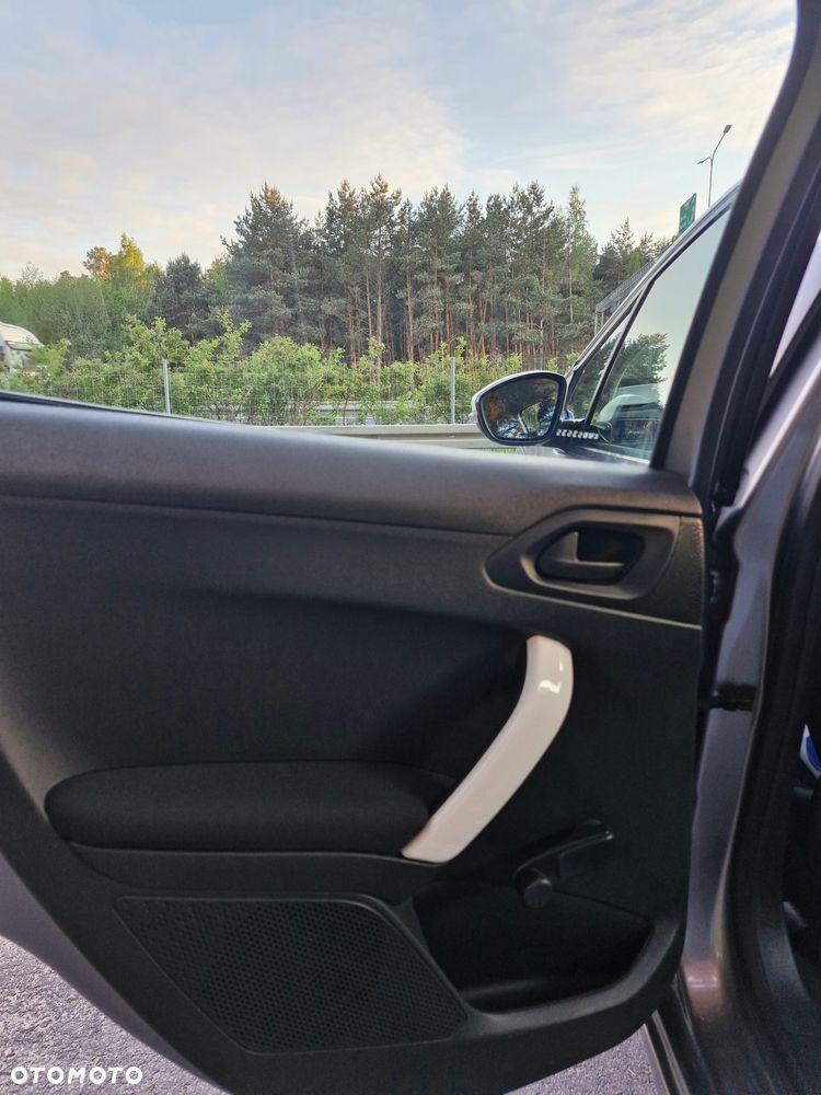 Peugeot 208 - 6