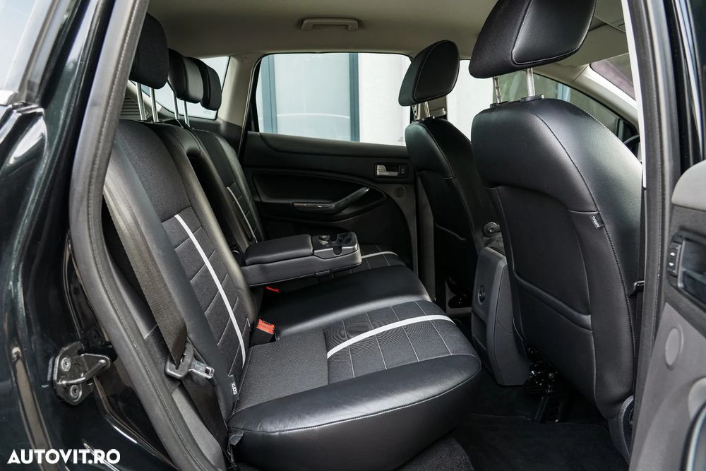 Ford Kuga 2.0 TDCi 4WD Powershift Titanium - 8