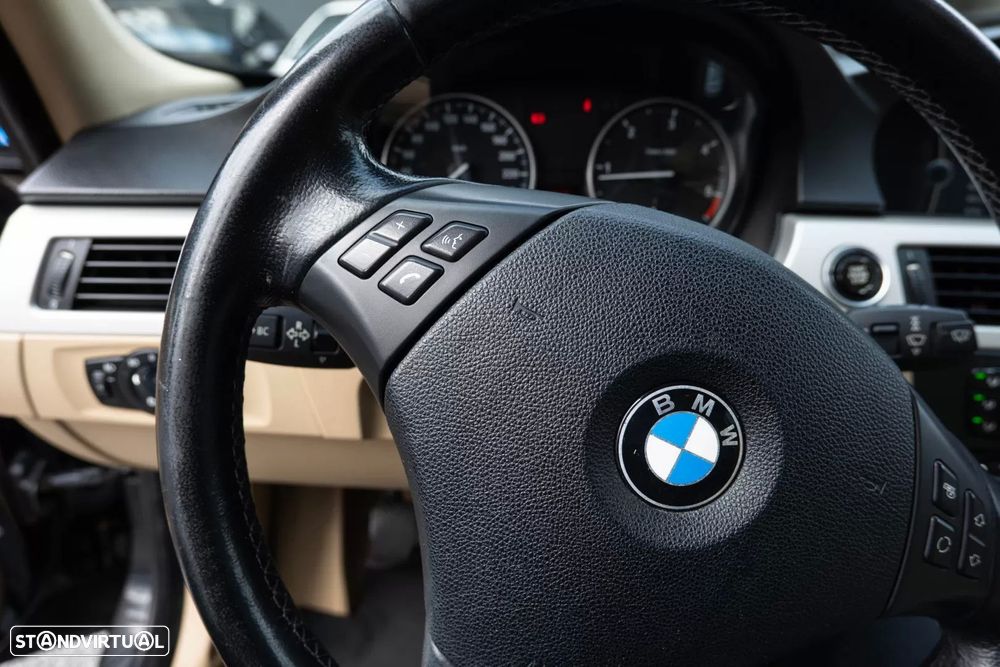 BMW 318 d Pack M - 19