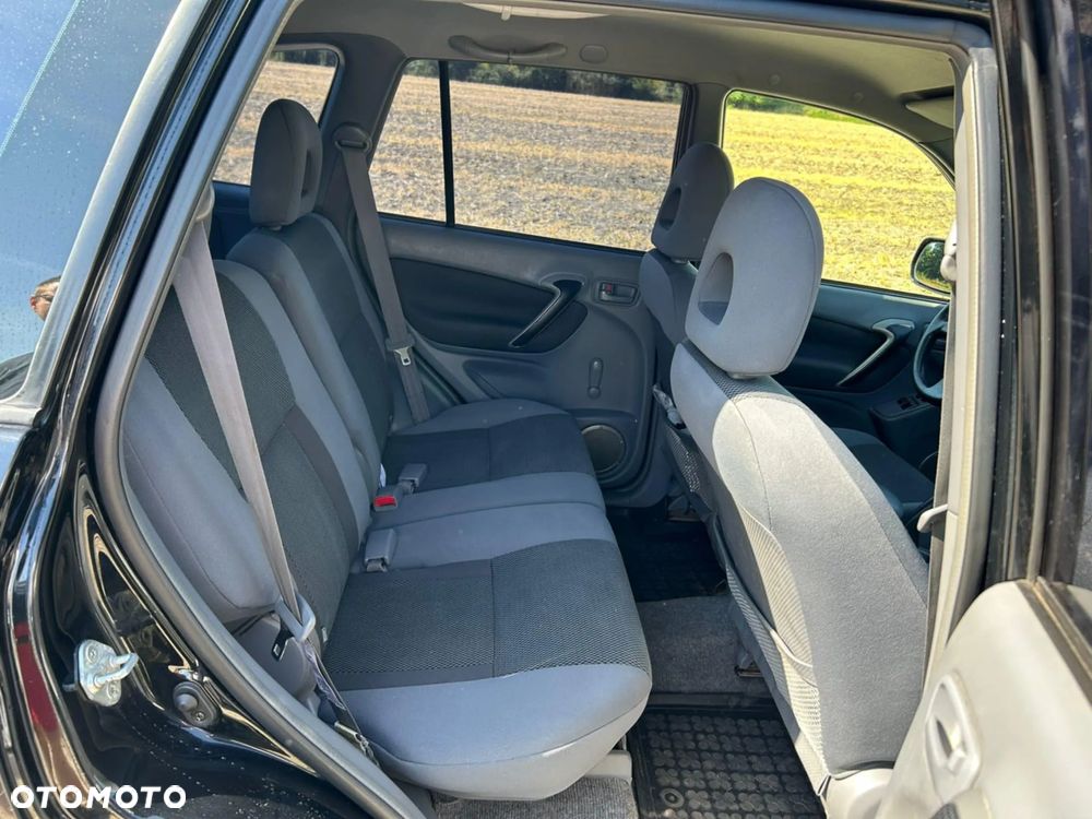 Toyota RAV4 1.8 VVT-i Terra 2WD - 11