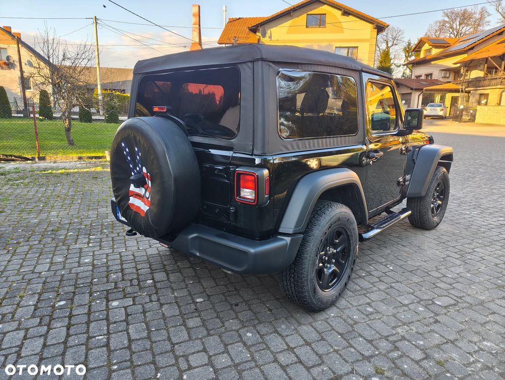 Jeep Wrangler - 8