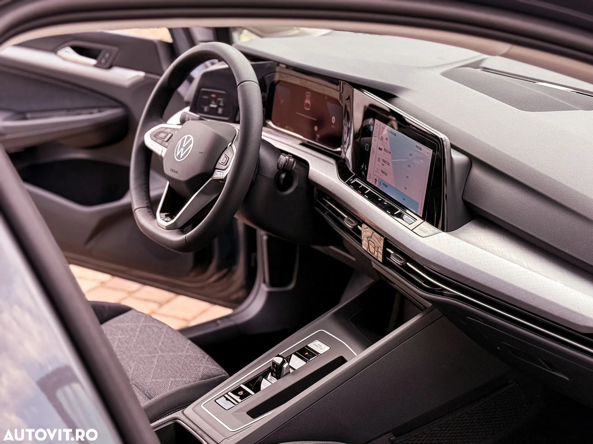 Volkswagen Golf 1.5 eTSI ACT DSG MHEV Life - 18