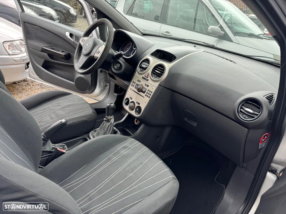 Opel Corsa 1.3 CDTI Enjoy EcoFLEX - 11