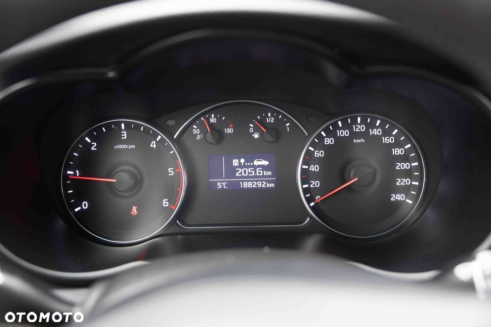 Kia Carens 1.7 CRDi XL 7os - 35