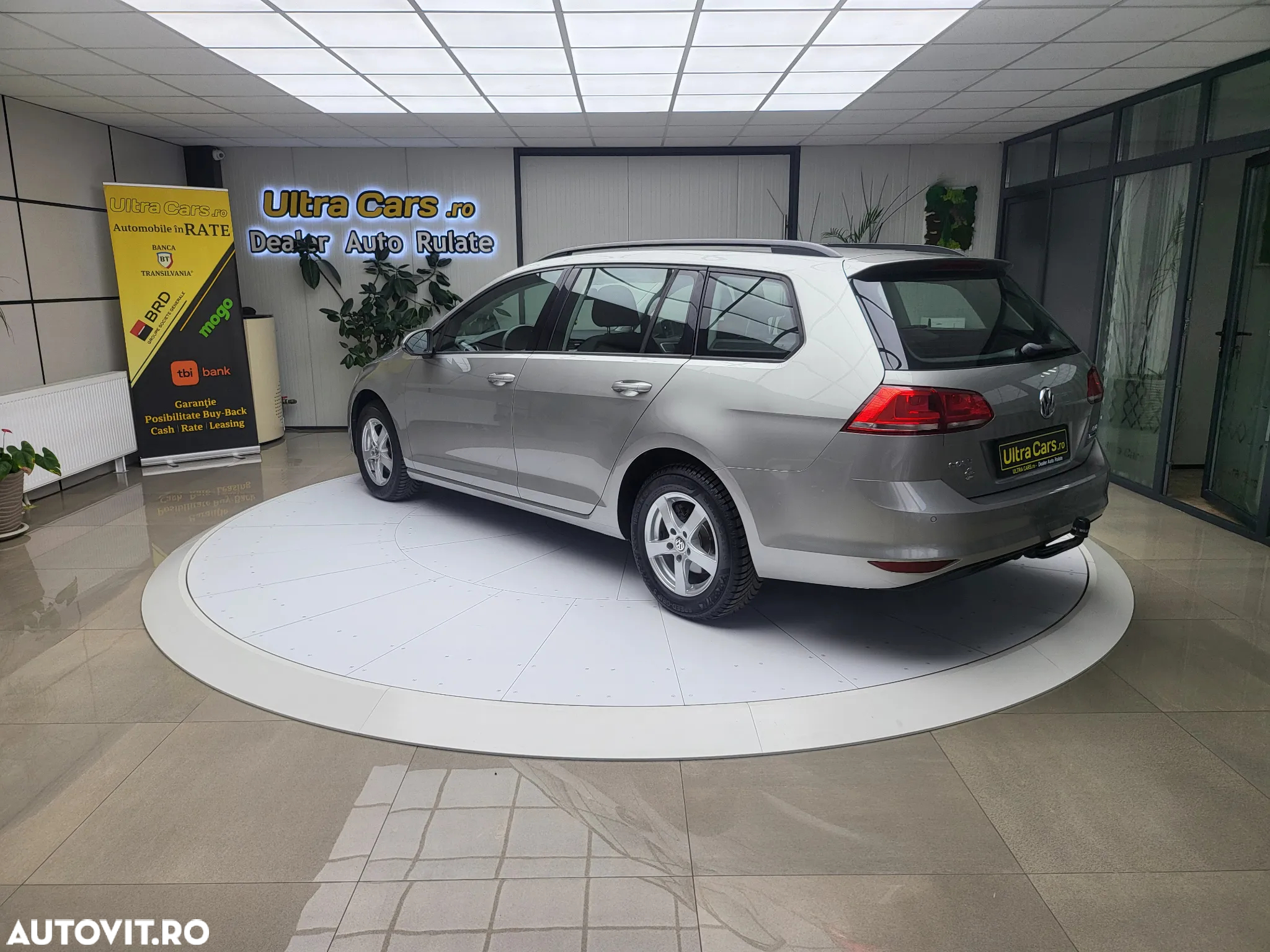 Volkswagen Golf 1.6 TDI BMT Comfortline - 4