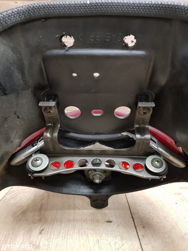Lampa tył obudowa Suzuki TL1000 R - 5