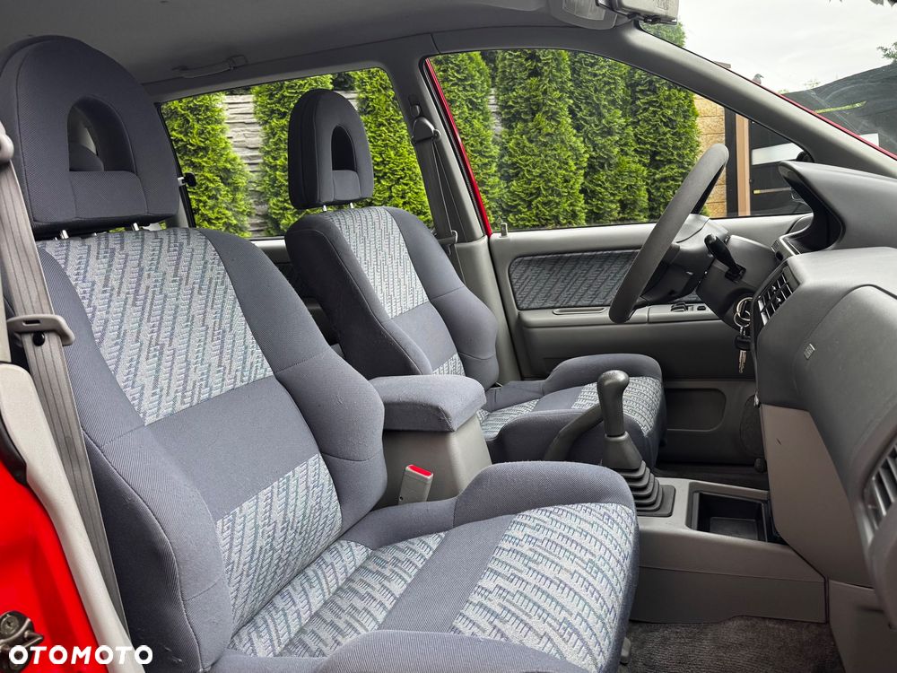 Mitsubishi Space Runner 1800 Cool - 9