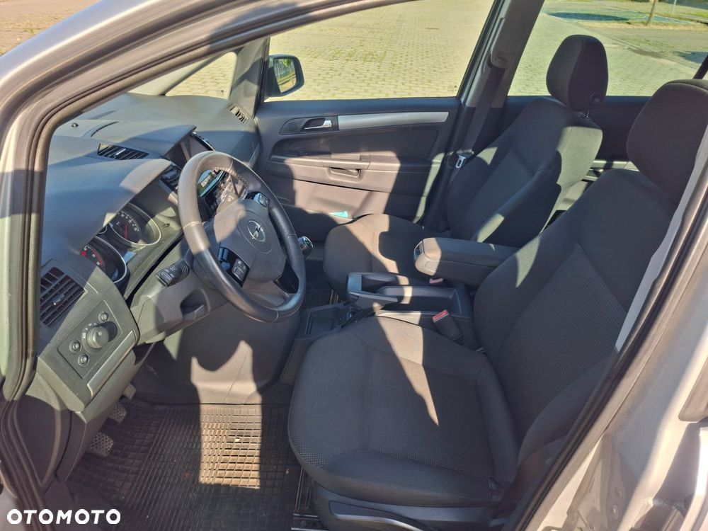 Opel Zafira 1.8 Cosmo EU5 - 6