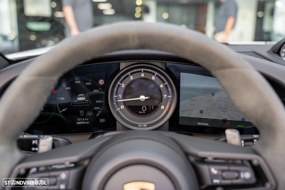 Porsche 911 (992) Carrera 4S PDK - 24