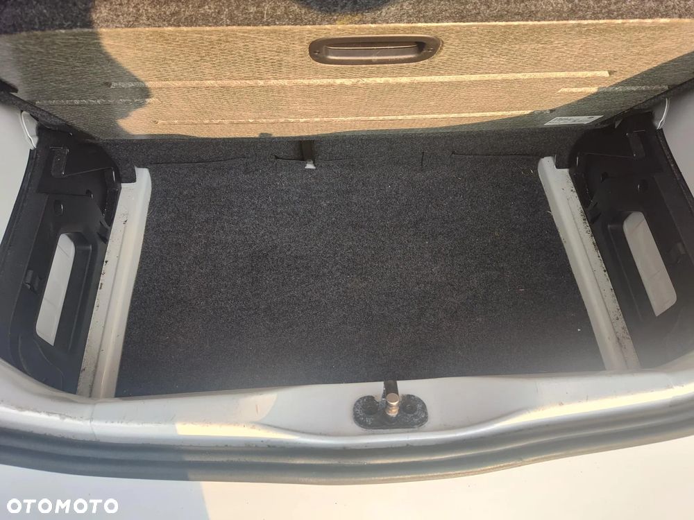 Volkswagen up! sound - 12