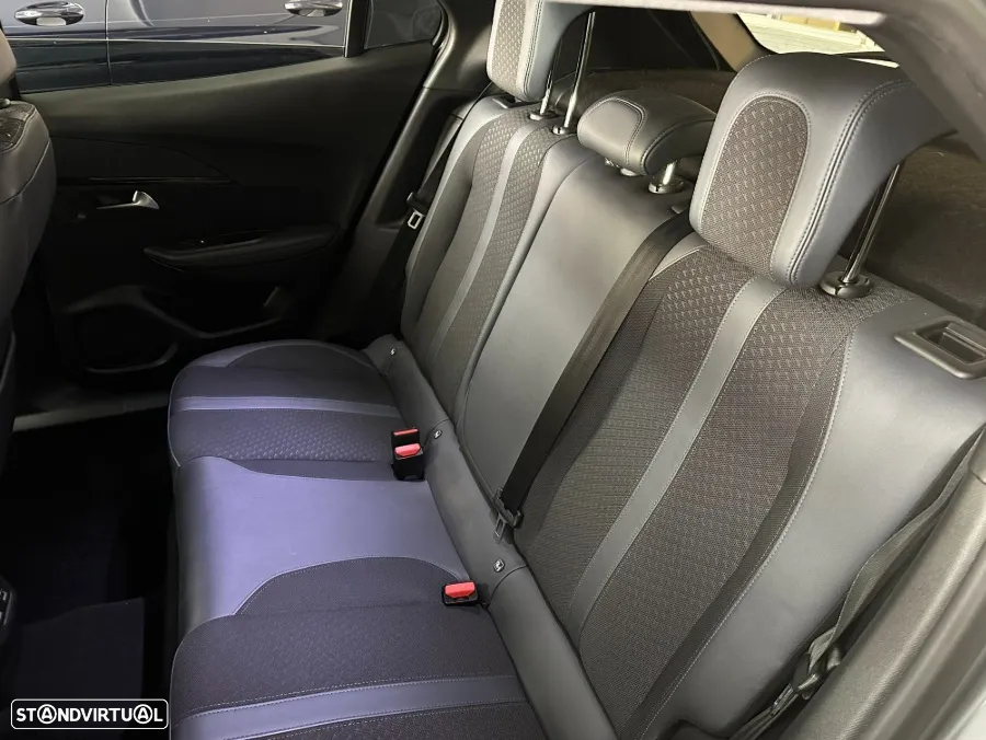 Peugeot e-2008 50 kWh Allure - 15