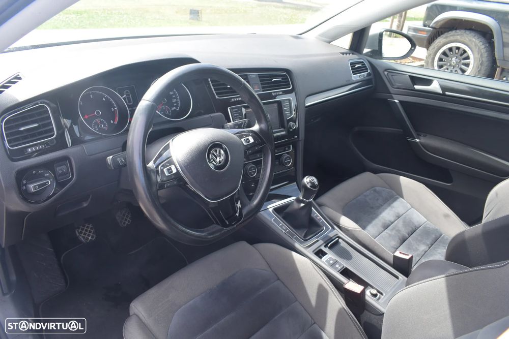 VW Golf 1.6 TDi Trendline BlueMotion - 8