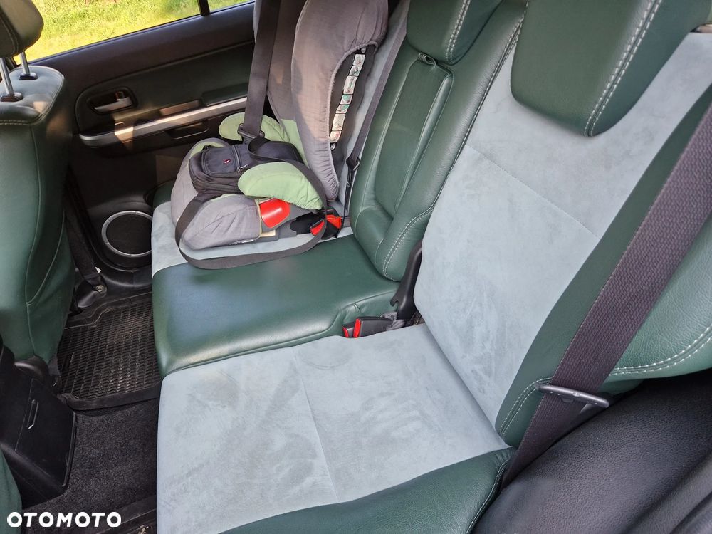 Suzuki Grand Vitara 2.4 Premium - 9
