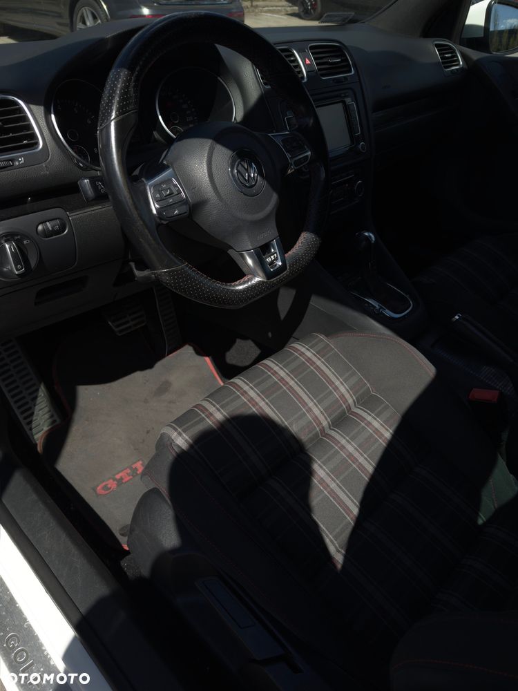 Volkswagen Golf - 11