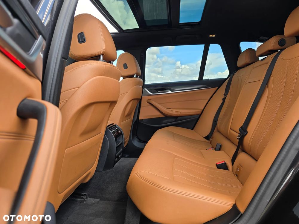 BMW Seria 5 530d xDrive mHEV M Sport sport - 32