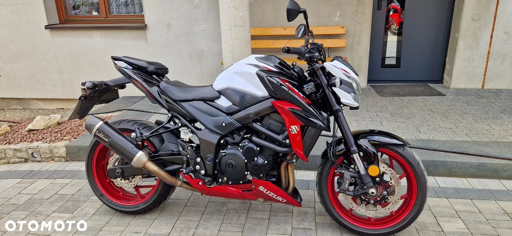 Suzuki GSX - 3