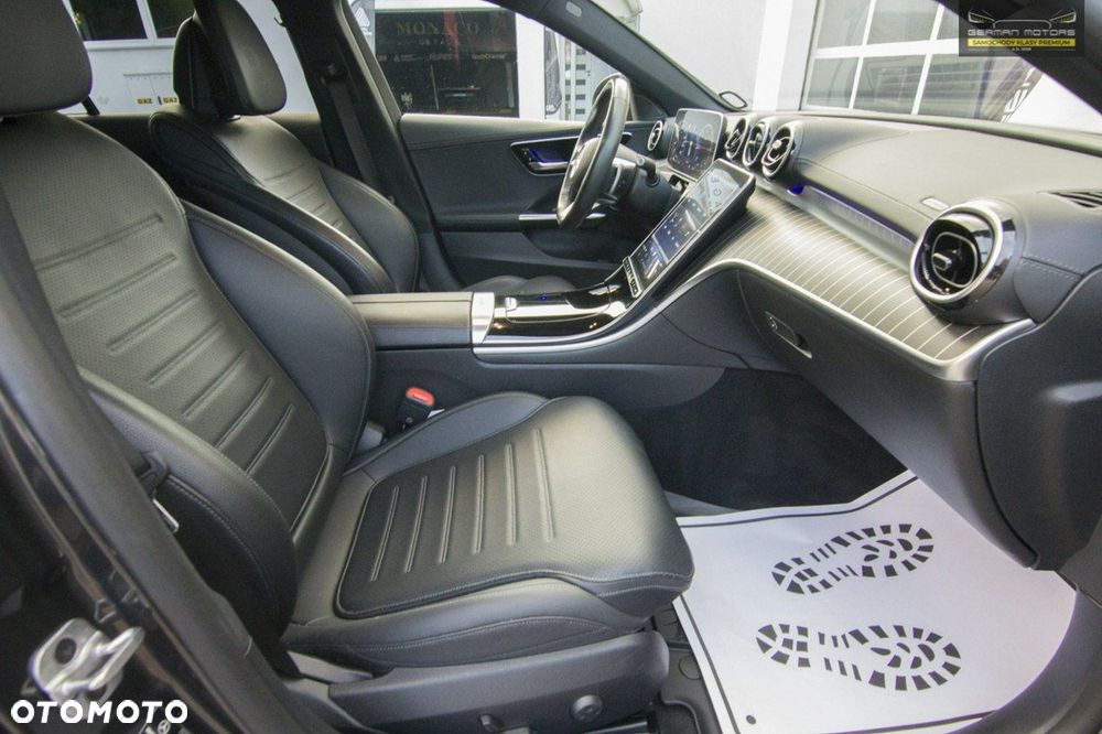 Mercedes-Benz Klasa C 220 d 4Matic T 9G-TRONIC AMG Line - 23