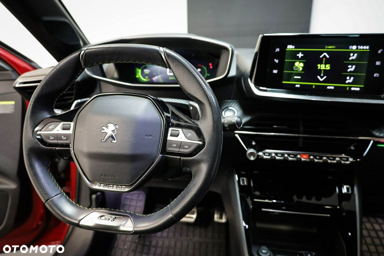 Peugeot 208 - 22