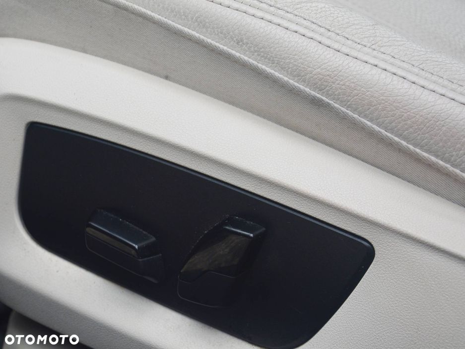 BMW Seria 5 530i mHEV Luxury Line - 4
