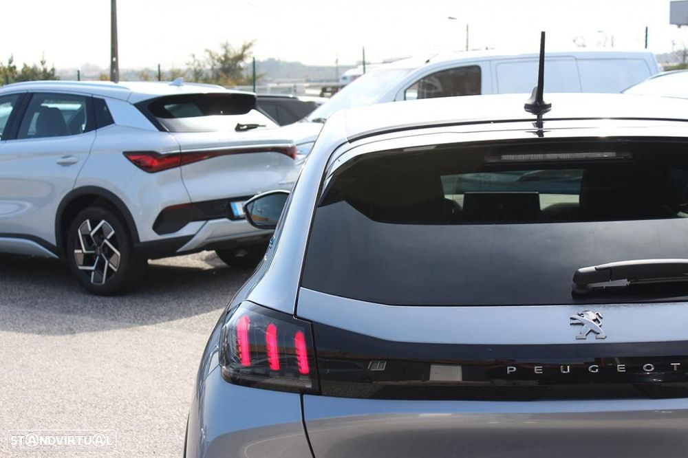 Peugeot e-208 50 kWh GT Line - 11