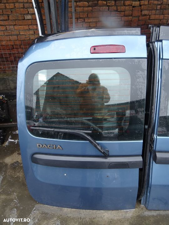 Vand Usa Haion Dreapta-Stanga Dacia Logan din 2010 fara rugini fara lovituri. - 2