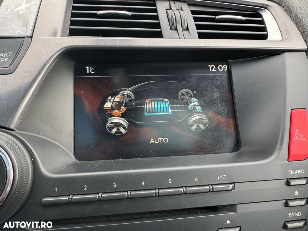 Citroën DS5 Hybrid4 EGS6 SportChic - 14