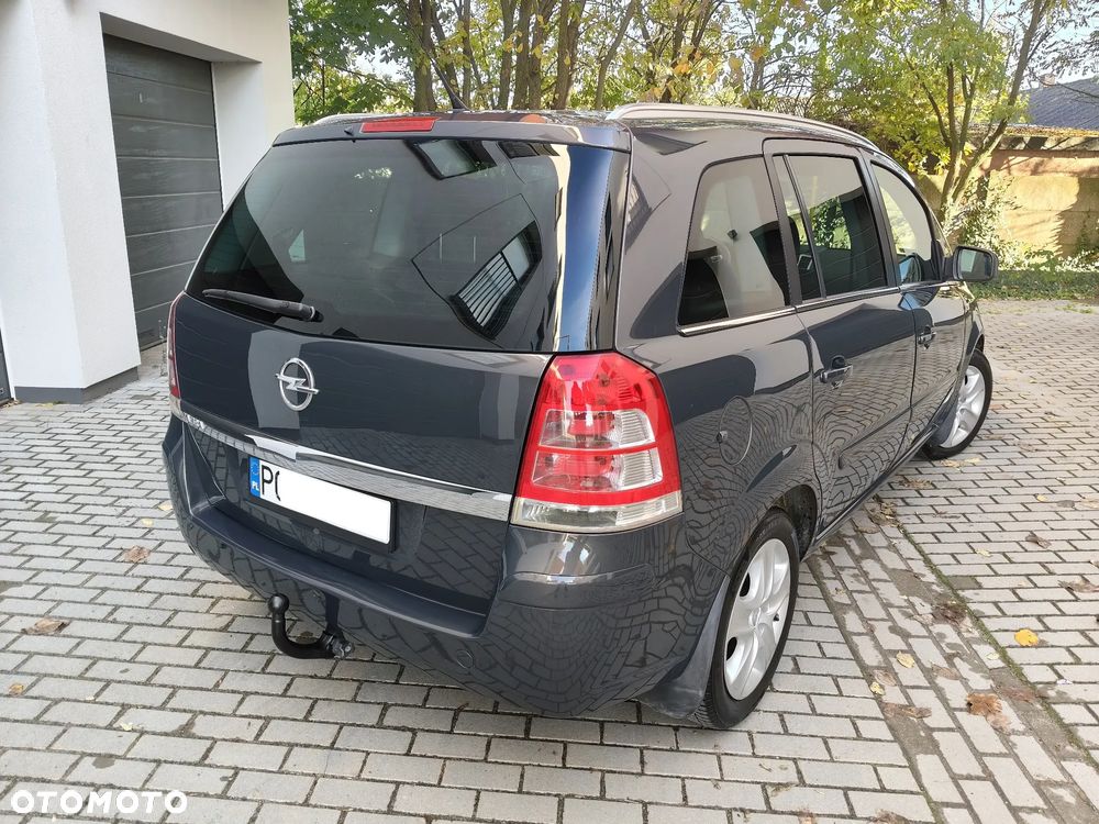 Opel Zafira 1.6 Cosmo - 32