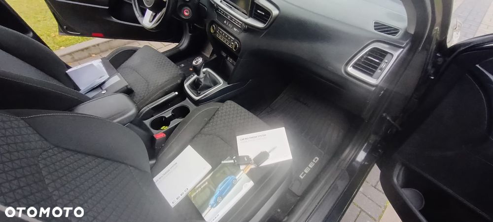 Kia Ceed 1.4 L Business Line - 13