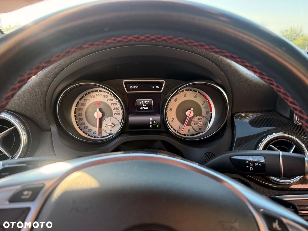 Mercedes-Benz GLA 250 4-Matic - 10