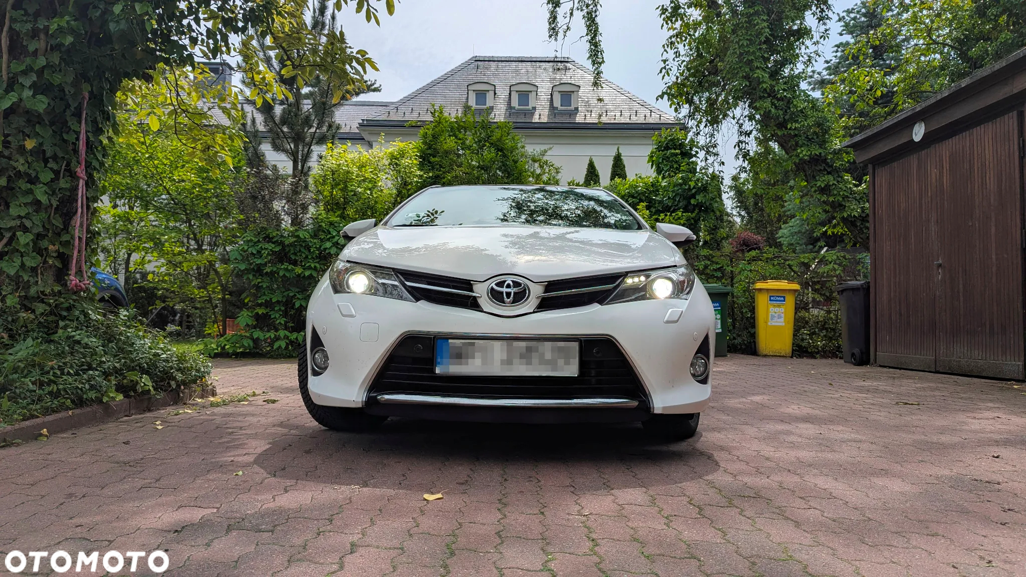 Toyota Auris 1.6 Premium Comfort - 4