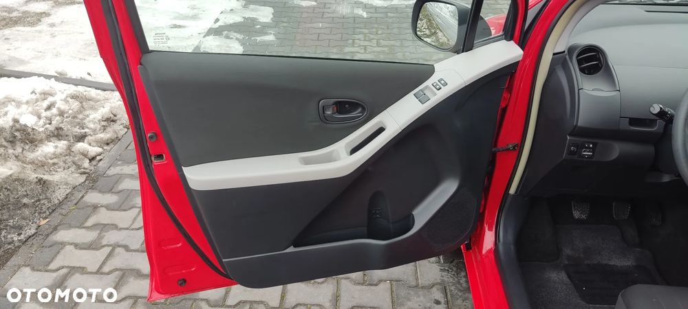 Toyota Yaris 1.33 VVT-i Life - 19