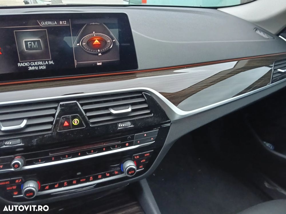 BMW Seria 5 520d Touring Aut. Luxury Line - 18