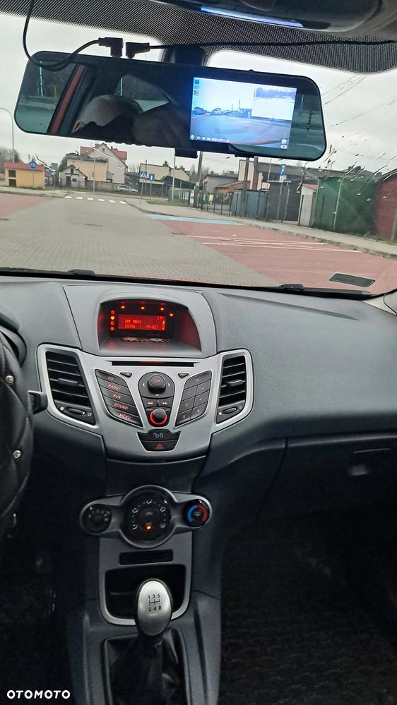 Ford Fiesta - 23