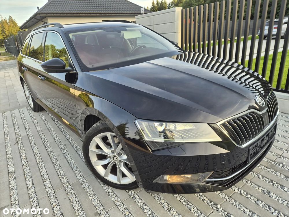 Skoda Superb 2.0 TDI Premium Edition - 11