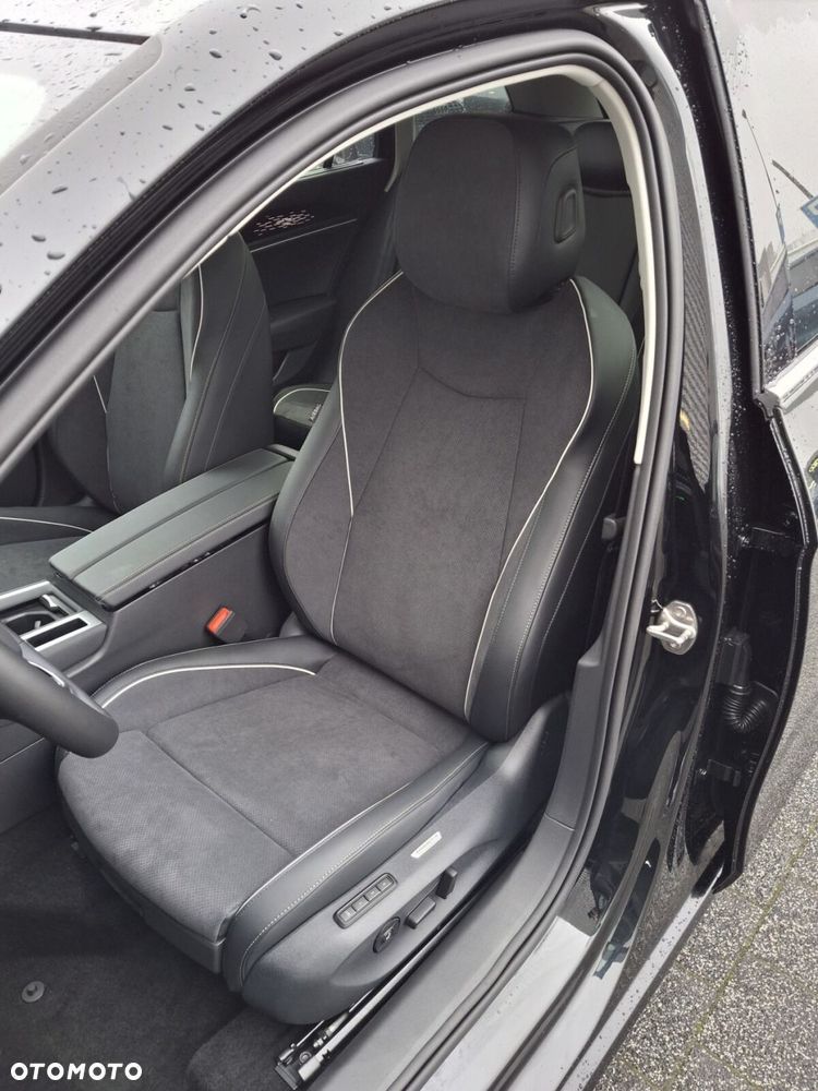 Volkswagen Passat - 11