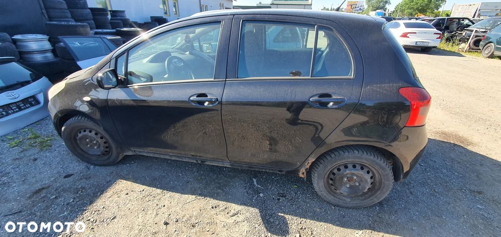 Toyota Yaris II maska drzwi zderzak lampa klapa fotele wszystkie części - 9