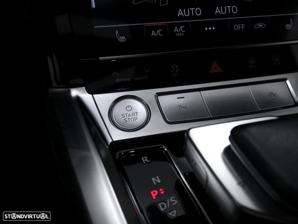 Audi e-tron 50 quattro S line - 28