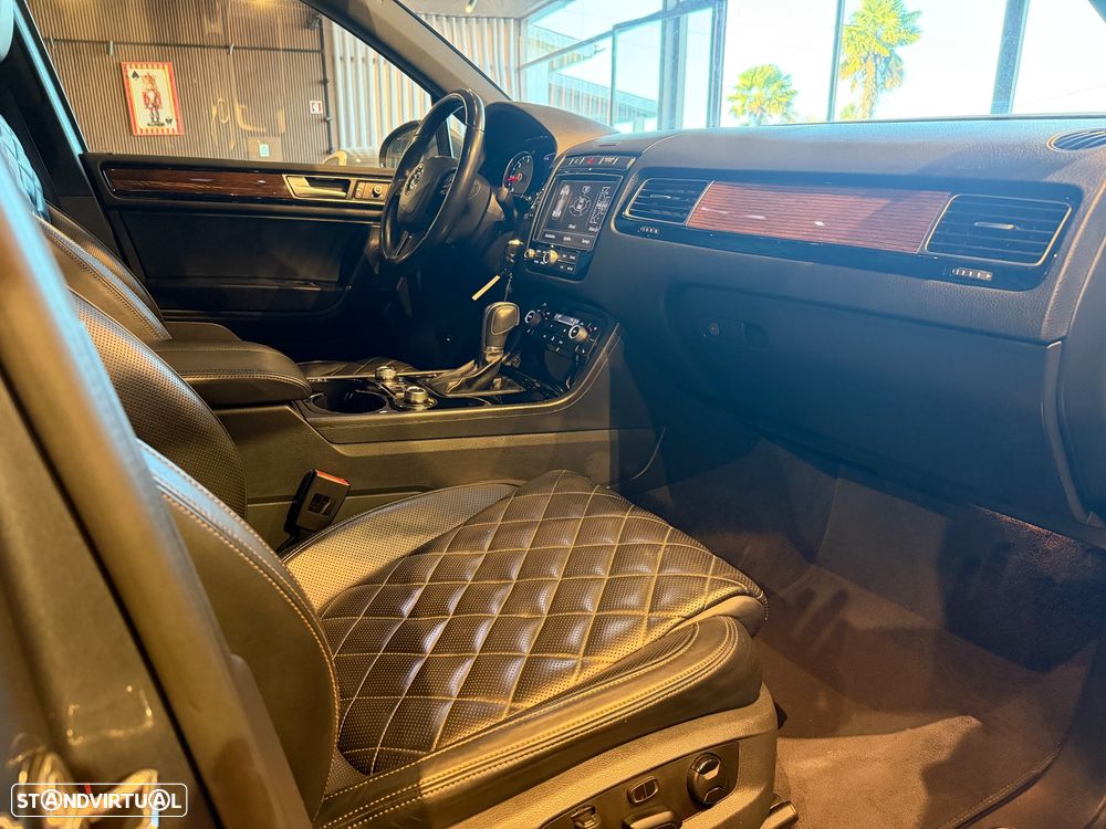 VW Touareg 3.0 TDI V6 Executive Edition - 37