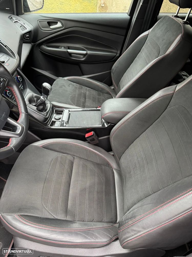 Ford Kuga 1.5 TDCi ST-Line - 2