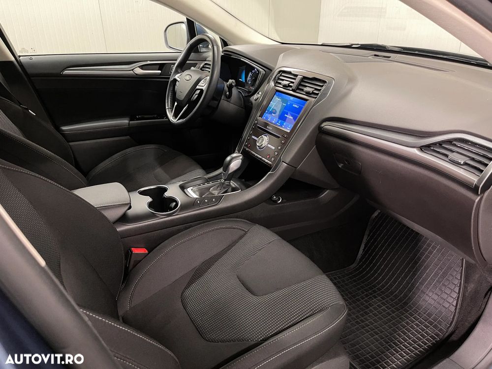 Ford Mondeo 2.0 HEV Titanium - 11