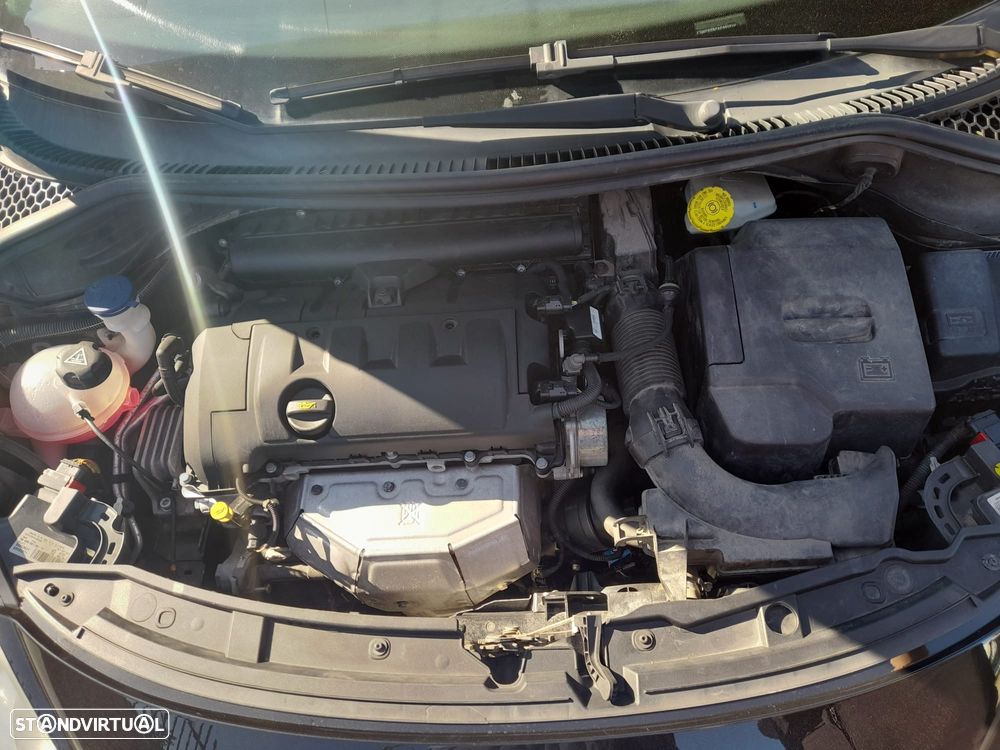 Peugeot 207 1.4 16V Trendy - 3