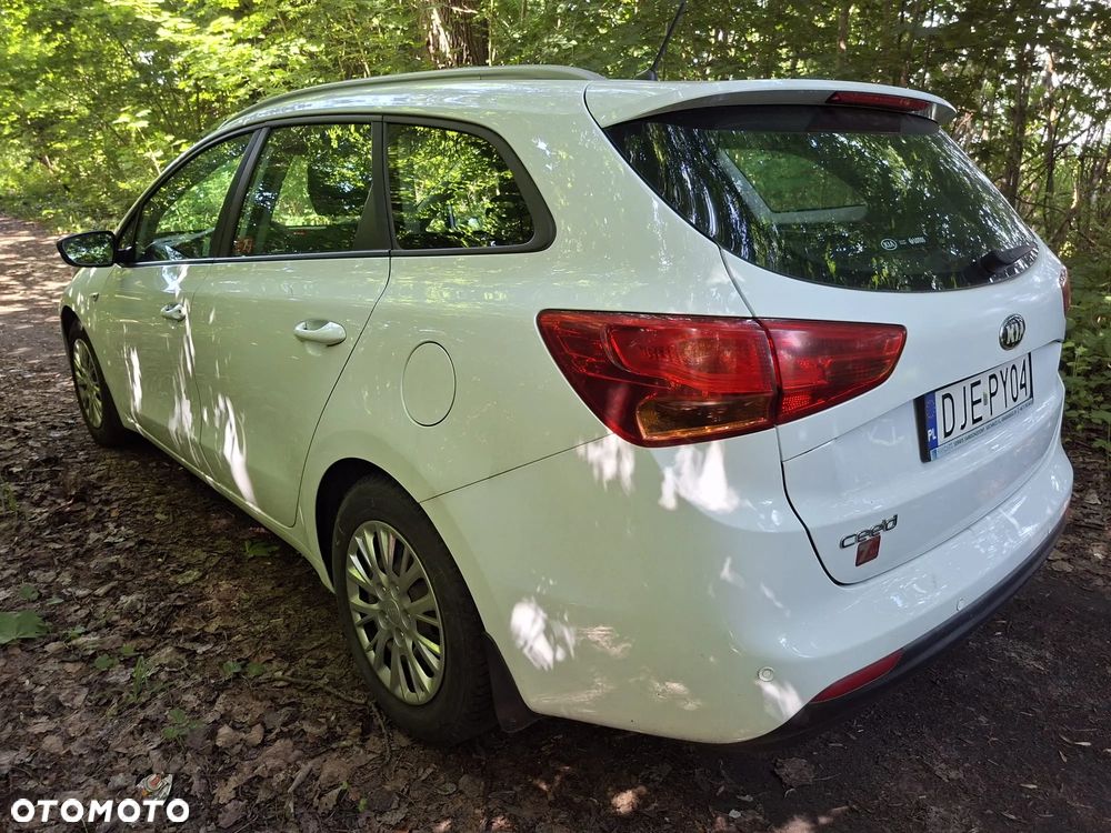 Kia Ceed 1.4 L - 5