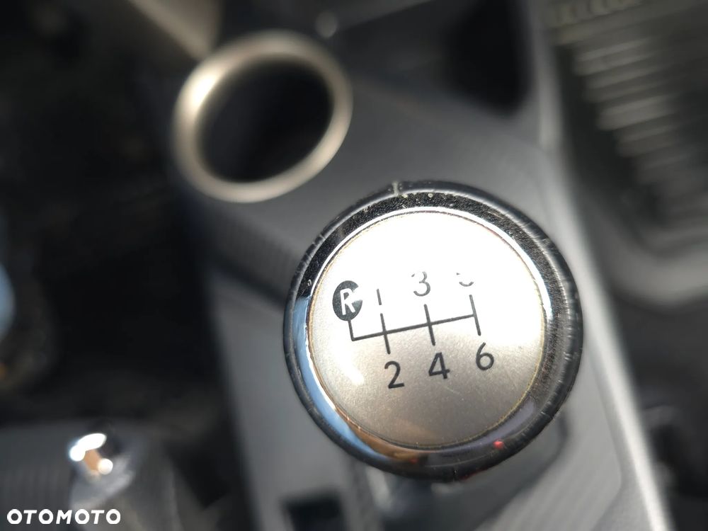 Toyota RAV4 2.0 D-4D Premium - 29