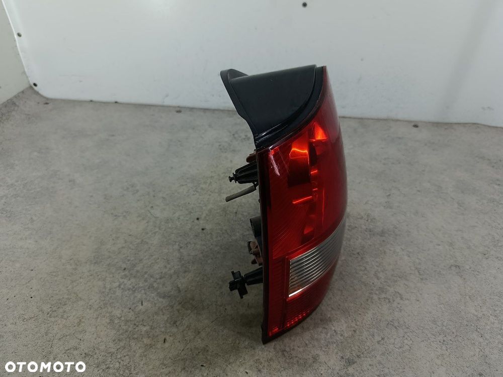 LAMPA TYLNA LEWA KIA SORENTO I - 6