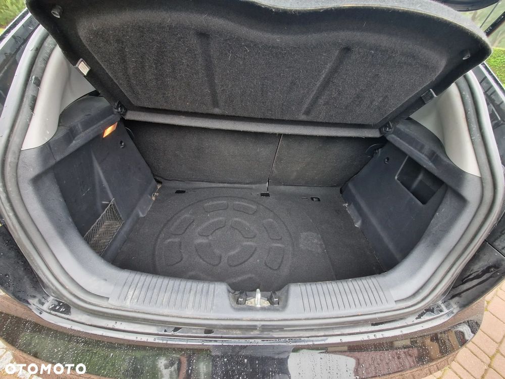 Kia Rio 1.2 Attract - 14