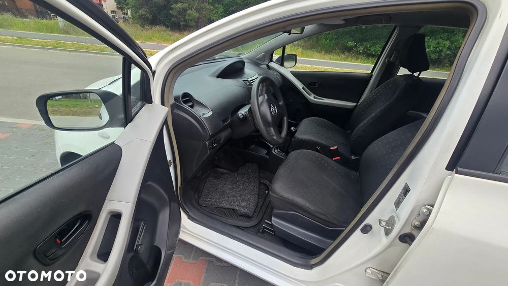 Toyota Yaris 1.0 Luna - 9