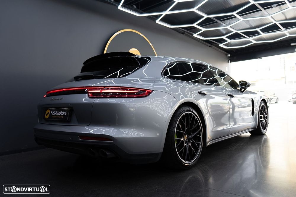 Porsche Panamera Sport Turismo 4 E-Hybrid - 3
