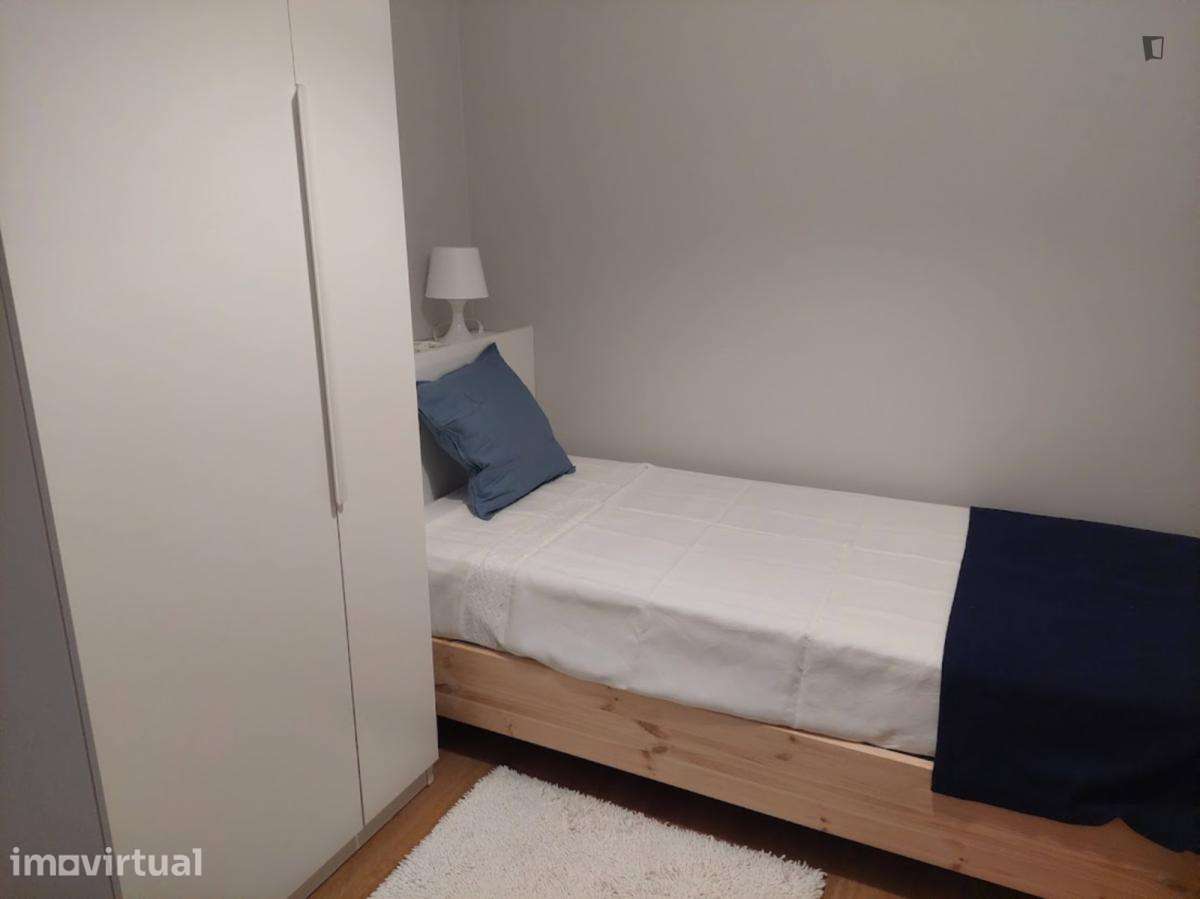 Quarto - localizado em Carcavelos Lisbon - Grande imagem: 2/9